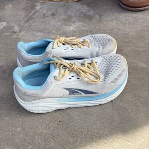 Altra Via Olympus Women’s Sz 9